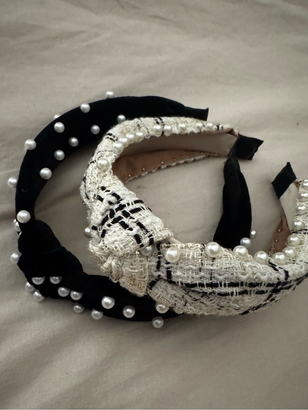 Set of two Pearl-Embellished Black Velvet Cream Headbands